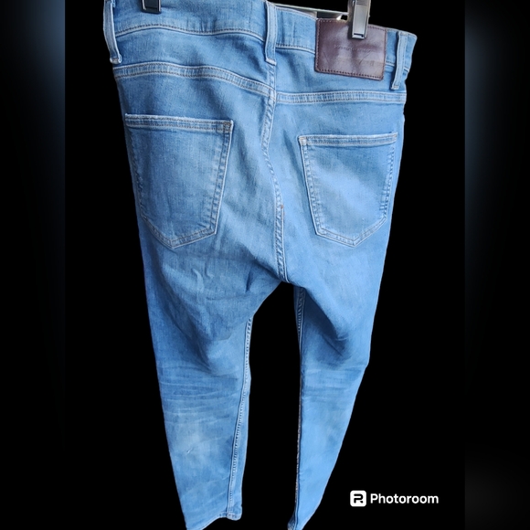 ZARA  Mens Light Wash  Jeans size 30 - Picture 2 of 3